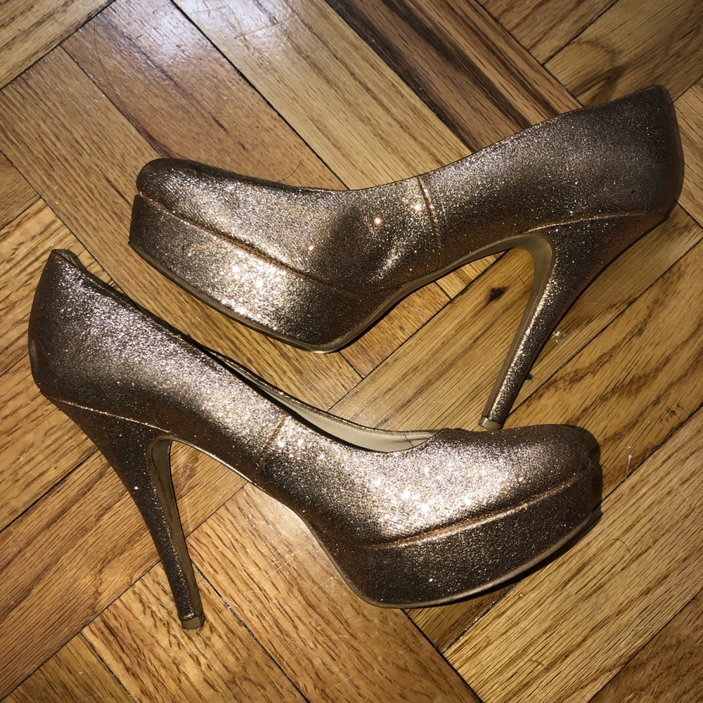 Gold glitter Enzo Angiolini heels